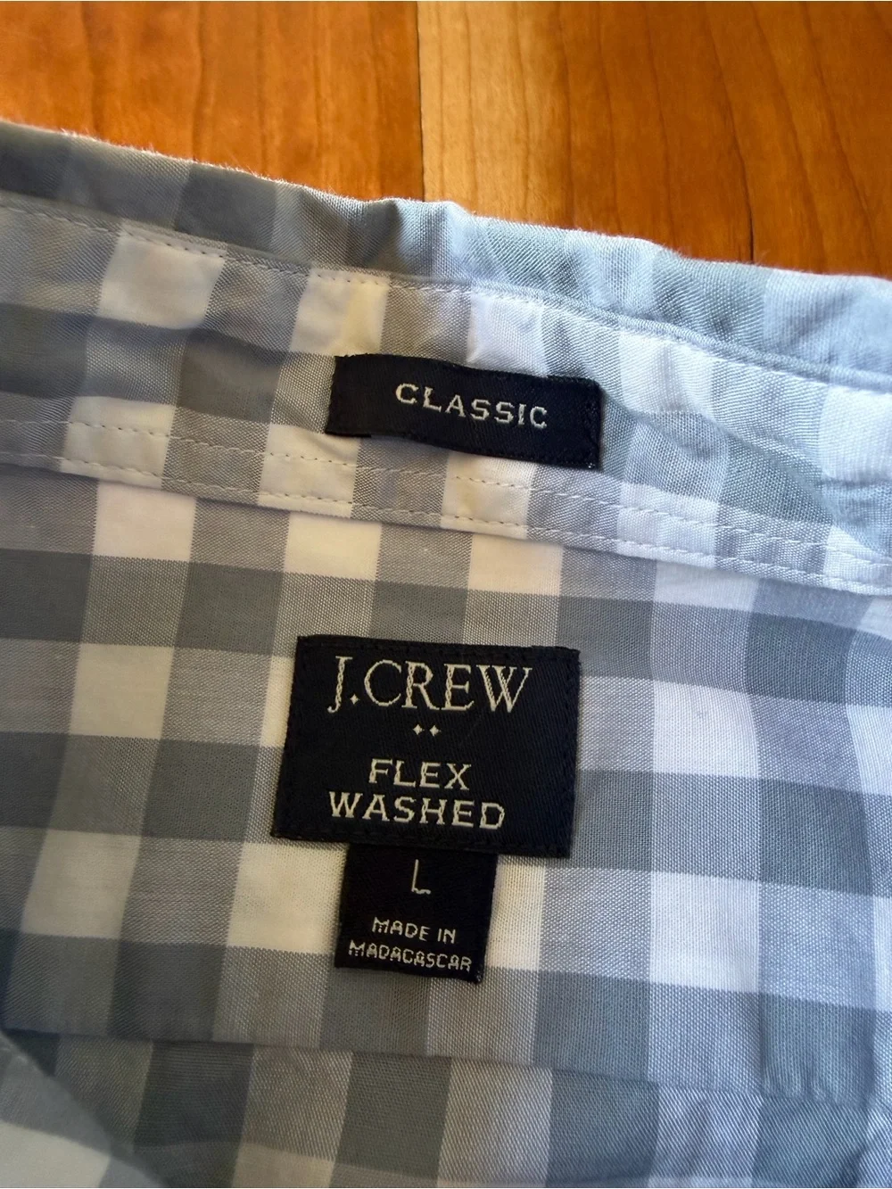 J. Crew men’s long sleeve button down gray and white checkered shirt size large